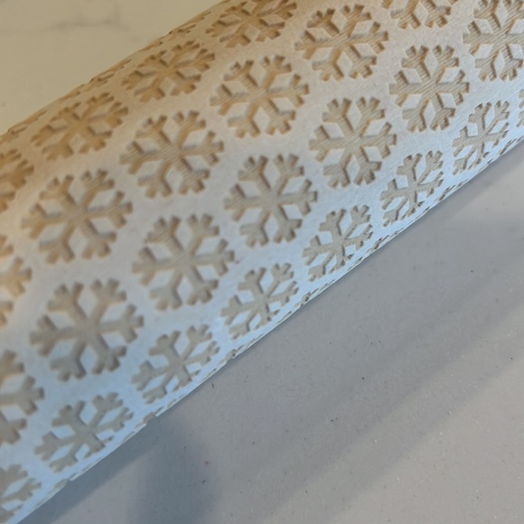 Snowflake pattern rolling pin - Picture 2 of 3